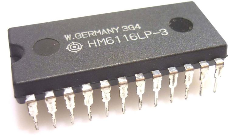 IC HM6116LP-3 RAM 2048x8 Bit DIP24