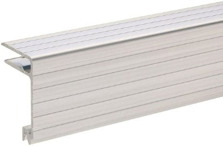 Adam Hall Hardware 6104 Aluminium-Deckelrahmen für 7 mm Material