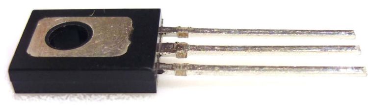 Transistor 2SA 1220 Si-P 120V 1,2A 20W