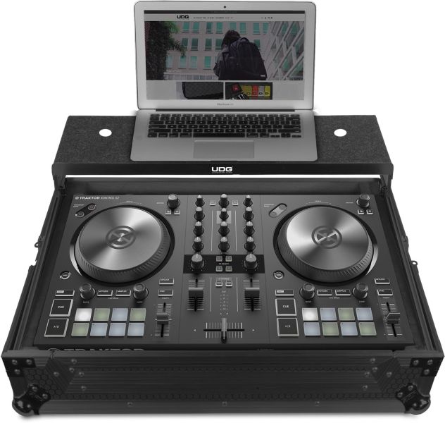 UDG Ultimate Flight Case NI Traktor Kontrol S2 MK3 Schwarz Plus (Laptop-Ablage)