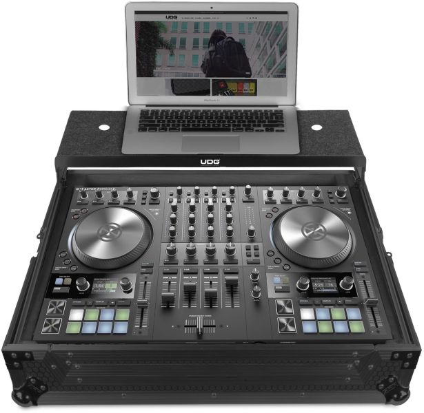 UDG Ultimate Flight Case NI Traktor Kontrol S4 MK3 Schwarz Plus (Laptop-Ablage)