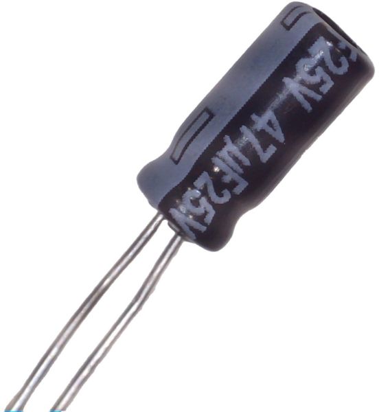 Elektrolytkondensator 47µF 25V 105°C