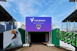 Structure porteuse spéciale pour un mur LED au stade Preußen-Münster