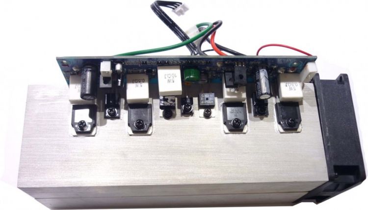 Platine (Endstufe) XPA-1200 (XI-A) mit Kühlkörper