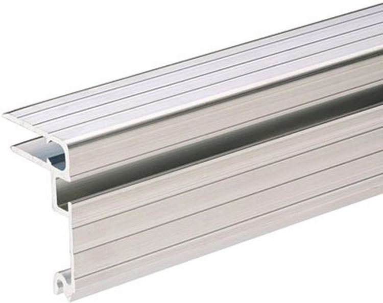 Adam Hall Hardware 6124 Aluminium-Deckelrahmen für 7 mm Material mit Schli