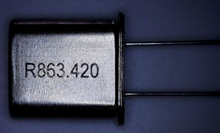 Quarz 863,420 MHz UHF-204 groß