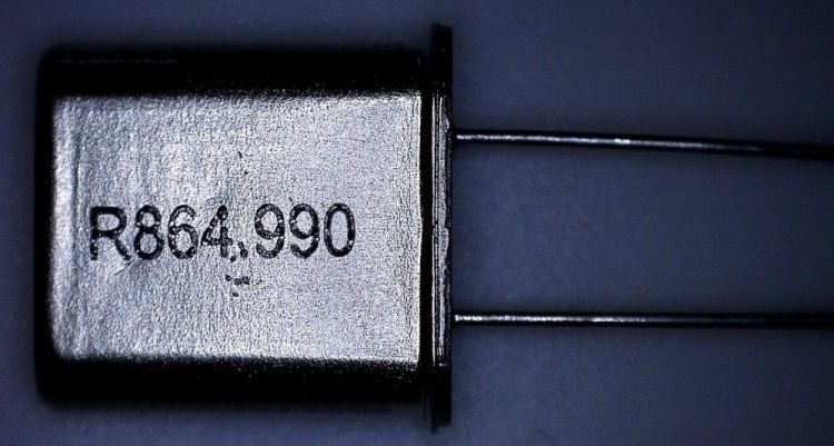 Quarz 864,990 MHz UHF-204 groß