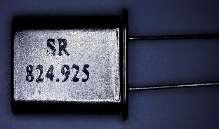 Quarz 824,925 MHz UHF-204 groß